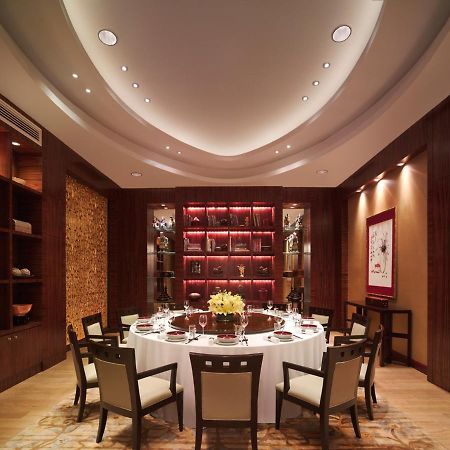 New Coast Hotel Manila Exterior foto Private dining room at the Mandarin Oriental, Hong Kong