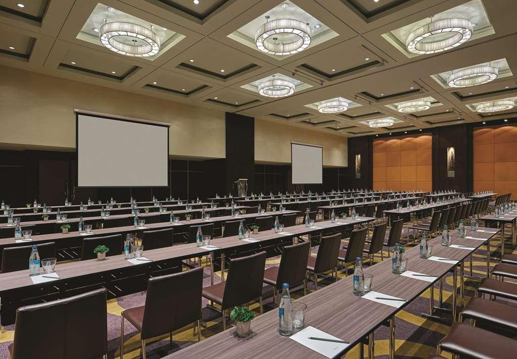 New Coast Hotel Manila Facilidades foto The Grand Ballroom