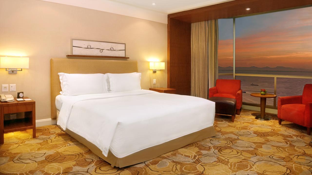 New Coast Hotel Manila Exterior foto Deluxe Room