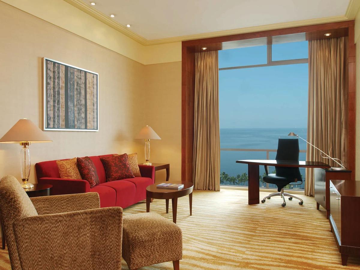 New Coast Hotel Manila Exterior foto A suite at the Taj Bengal