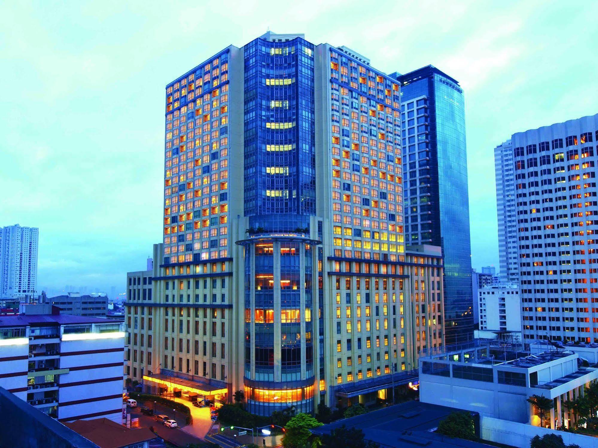 New Coast Hotel Manila Exterior foto The hotel in 2012