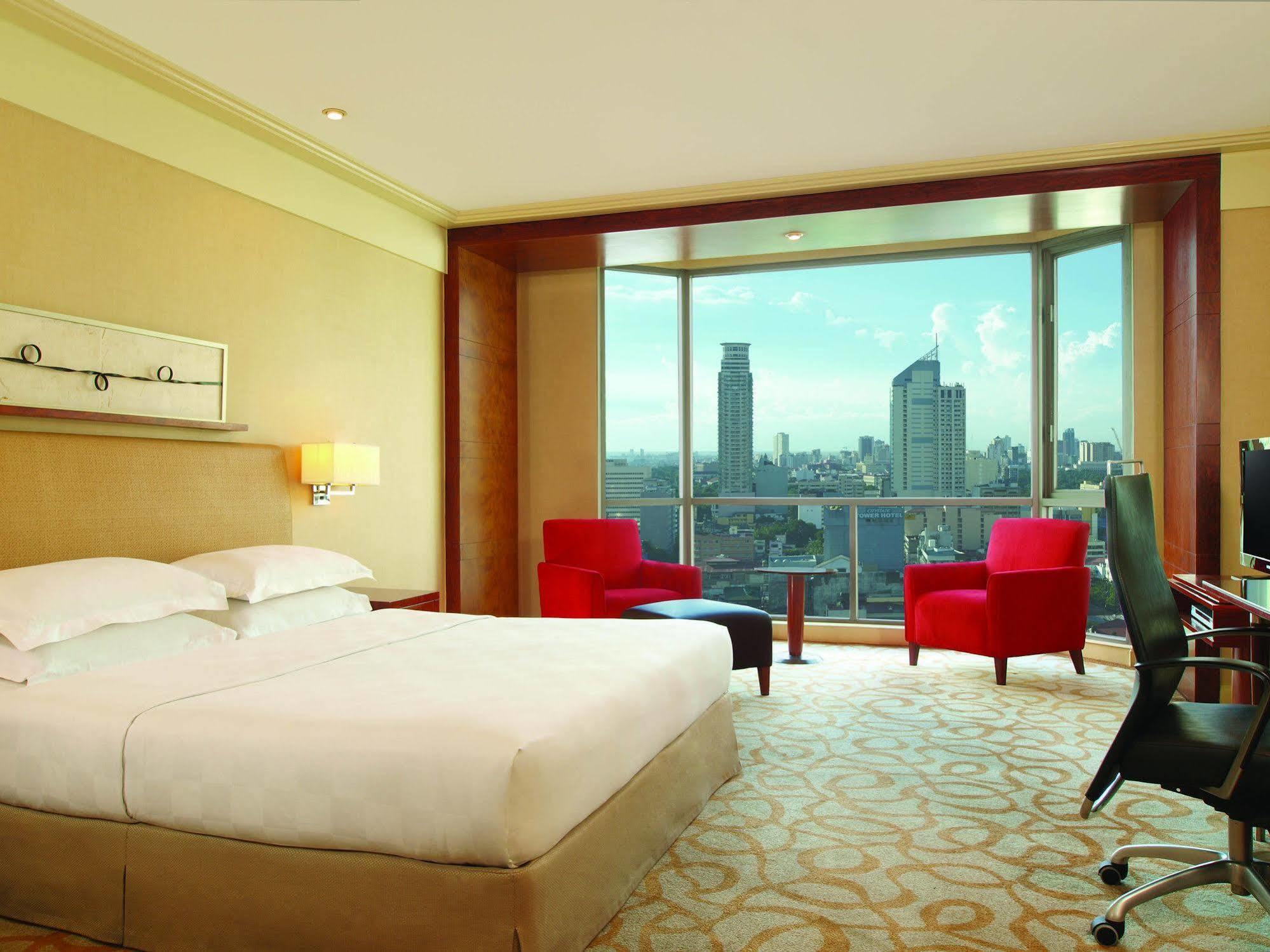 New Coast Hotel Manila Exterior foto A room at the hotel