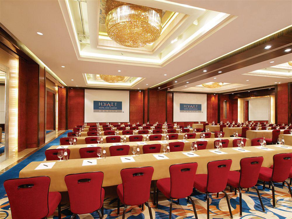 New Coast Hotel Manila Exterior foto The ballroom